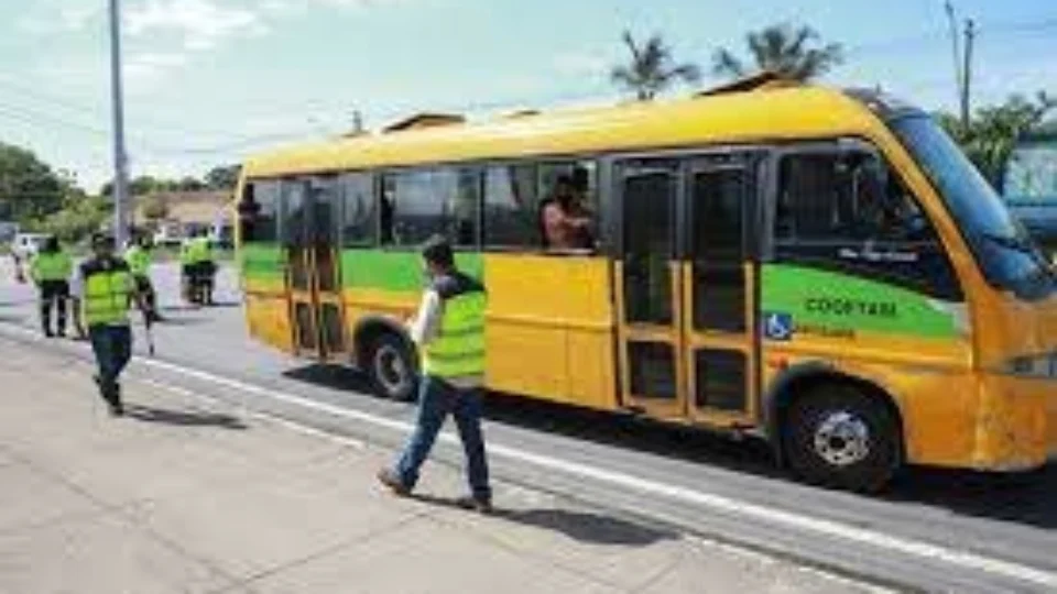 Plano de monitoramento de trânsito e transporte é montado durante o carnaval em Manaus