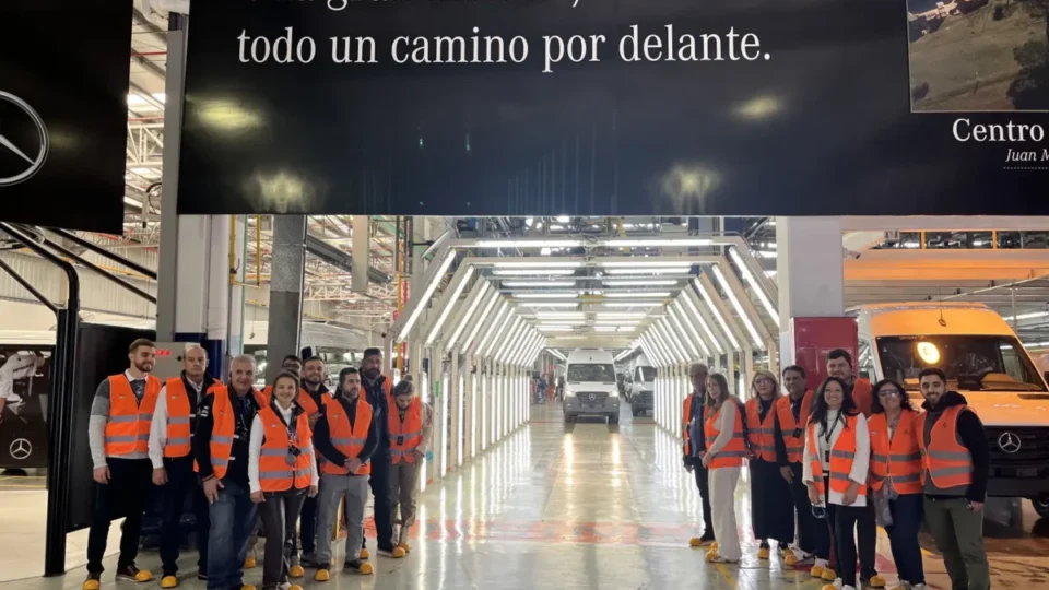 Mercedes-Benz promove ação de relacionamento com clientes e parceiros na fábrica de Sprinter na Argentina