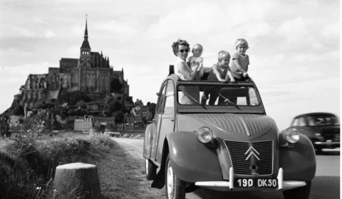 O icônico Citroën 2 CV comemora seu 75º aniversário