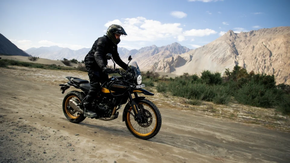 Royal Enfield lança touring tão aguardada: a Himalayan totalmente nova