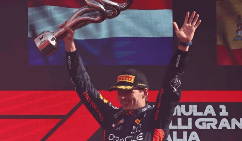 Verstappen vence décima corrida seguida na F1