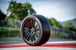 PIRELLI Lança no Brasil o pneu P ZERO TROFEO RS