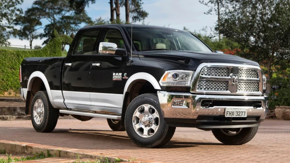 Fiat faz recall de unidades da Ram 2500 por problema no airbag