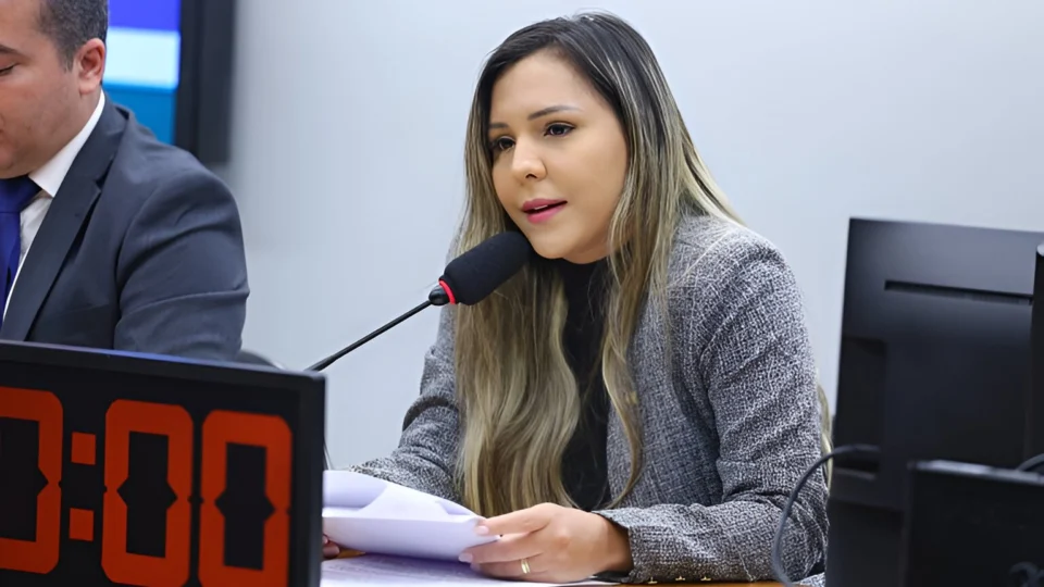 Comissão aprova projeto que prevê R$ 300 mil para benefício fiscal em carro novo para pessoa com deficiência 