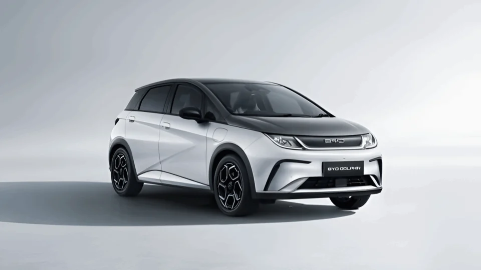 BYD lança versão apimentada de 204 cv do Dolphin