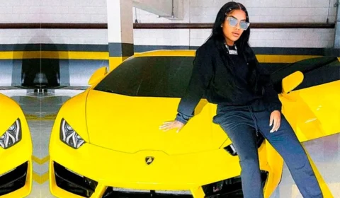 Cantora Ludmilla ostenta carro de 2 milhões; conheça