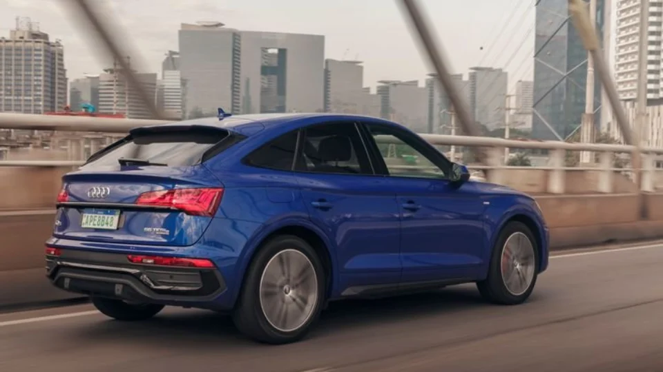 Audi inicia pré-venda do Q5 TFSIe quattro