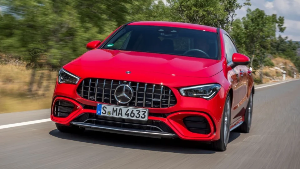 Mercedes-Benz amplia a personalização para superesportivos de luxo no Brasil