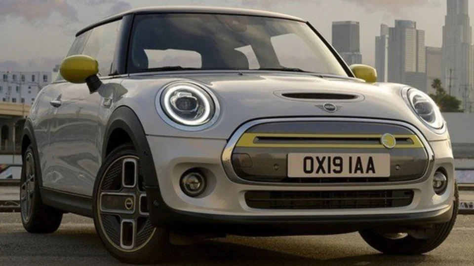 MINI Cooper SE elétrico já está disponível no Brasil; Veja mais