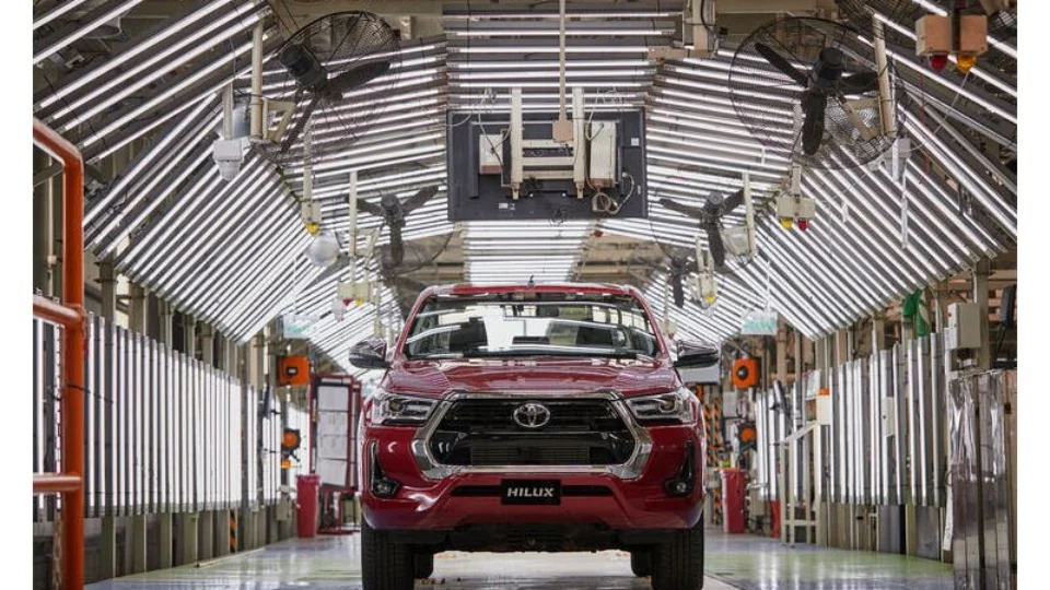 Toyota Hilux 2022 ganha mais segurança e tecnologia