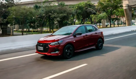 GM retoma produção do Onix após paralisação, mas enfrenta desafios no mercado automotivo