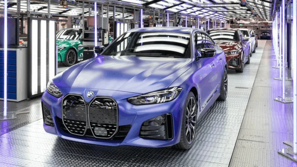 BMW muda de marcha – Produção de motores à combustão é extinta na Alemanha 