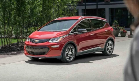 Chevrolet Bolt é o primeiro lançamento elétrico da marca até o fim do ano