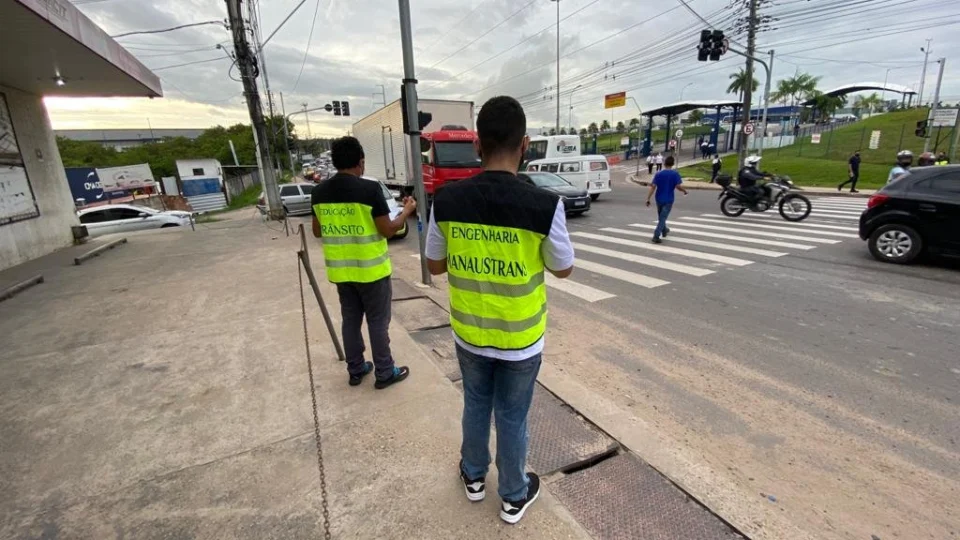 IMMU faz pesquisa de trânsito na zona Sul de Manaus para subsidiar estudo sobre novas restrições de veículos pesados