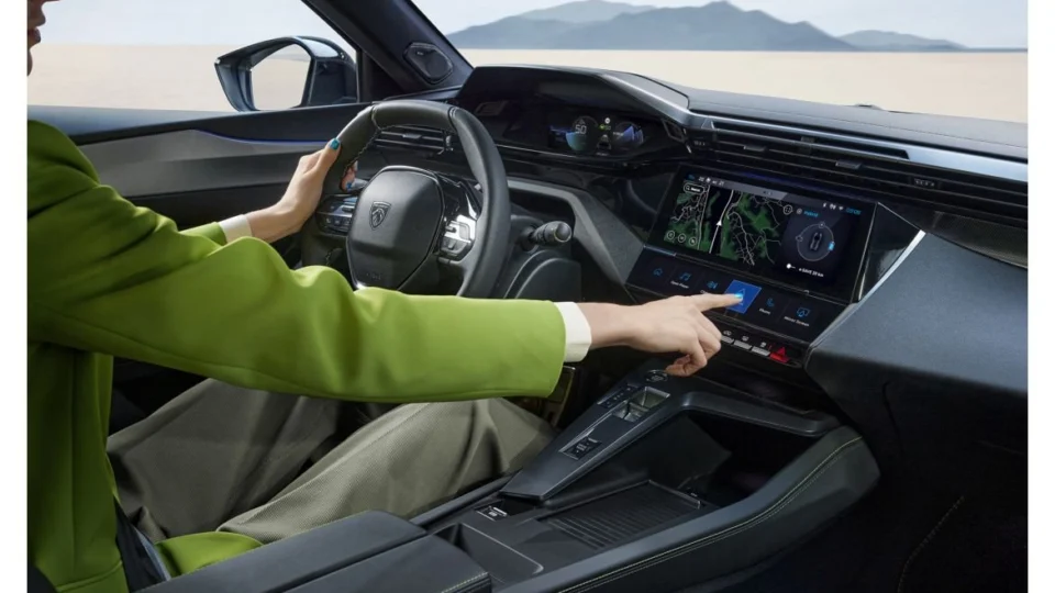 Novo Peugeot 408: inesperado, dinâmico e inovador