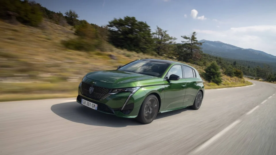 Novo Peugeot 308 é finalista do carro do ano europeu em 2022