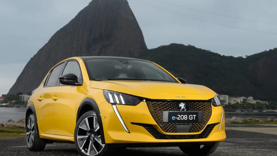 ‘Saga 200’ da PEUGEOT revela representantes de cada uma das gerações