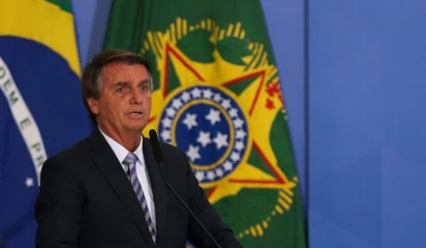 Jair Bolsonaro sanciona PL da cobrança única de ICMS de combustível