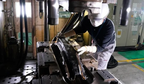 Nissan realiza importante avanço na produção de peças de fibra de carbono