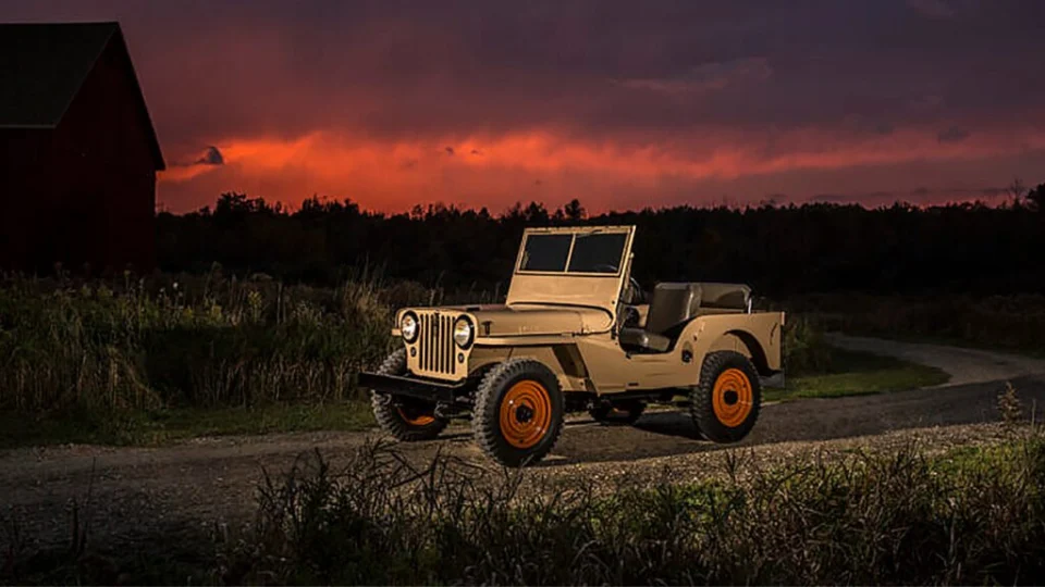 Jeep comemora 80 anos e destaca avanço na mobilidade urbana elétrica