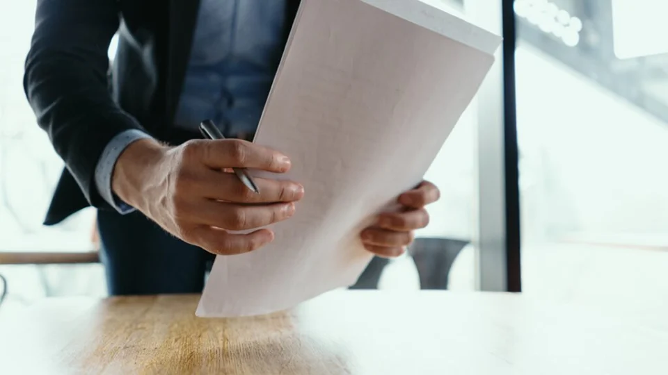 A sua decisão, sou EU quem tomo!!!!