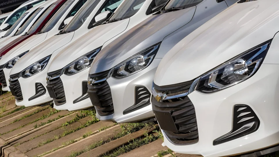 Vendas de automóveis têm alta de 9,2% no ano