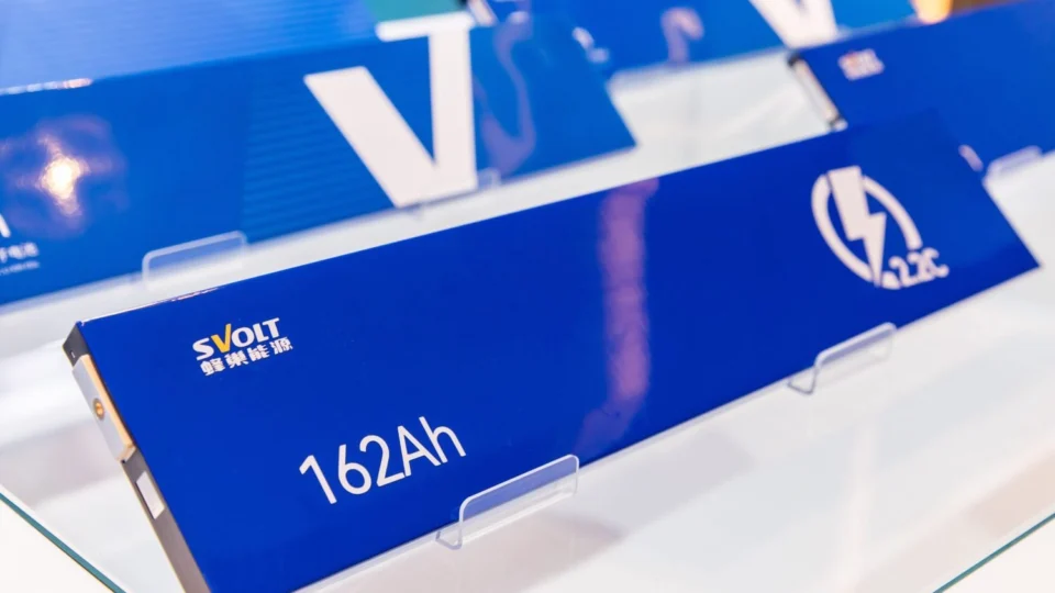 Divisão da GWM lança baterias que recarregam 600 km em 5 minutos e podem rodar mais de 1 milhão de km