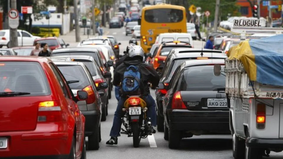 Maio Amarelo: Mercedes-Benz apoia ações de conscientização no trânsito