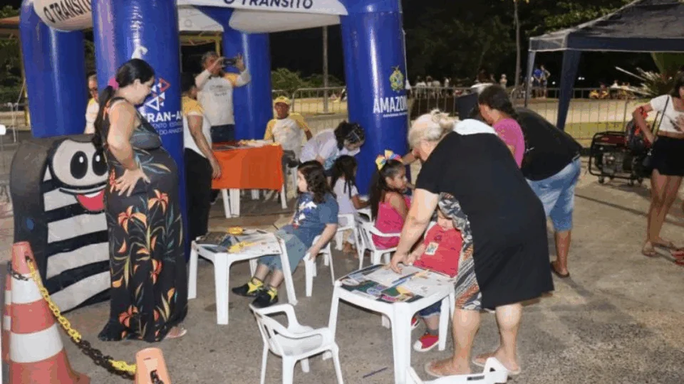 Detran-AM participa de exposição da PRF na Ponta Negra