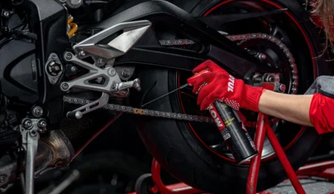 Motul destaca três problemas que podem prejudicar o desempenho das correntes em motocicletas