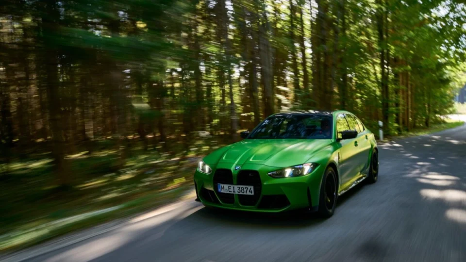 Sonho de consumo atualizado: Novo BMW M3 ganha novidades no interior, exterior e está ainda mais equipado.