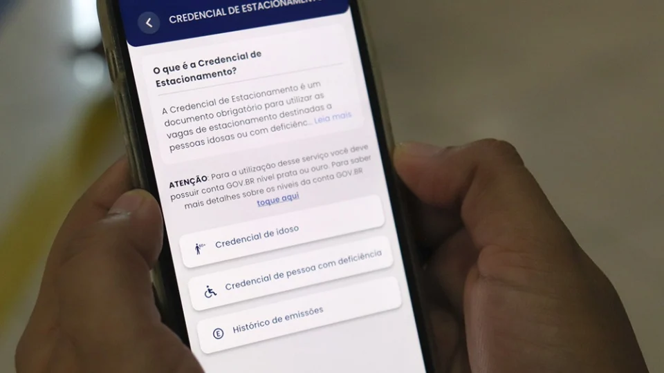 Detran-AM: Idosos e PcDs têm opção de obter credencial de estacionamento por meio de aplicativo