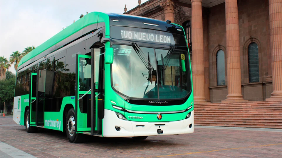 Marcopolo inicia entrega de ônibus elétricos no México