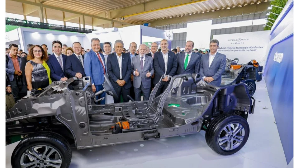 Stellantis acelera rumo ao futuro: Híbridos Flex chegam ao Brasil em novembro