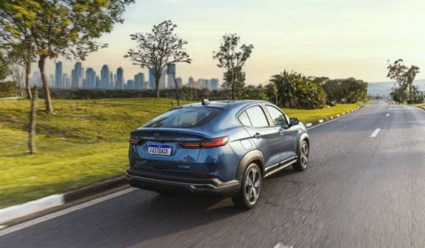 Mercado de veículos leves desacelera em dezembro enquanto eletrificados ganham Ímpeto