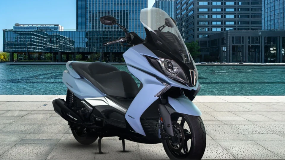 Novo Kymco Downtown 350i TCS surge como destaque no mercado de scooters