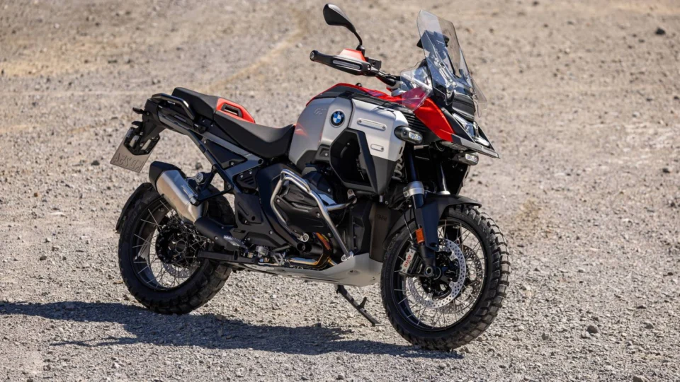 BMW Motorrad confirma sete lançamentos para 2025, começando pela BMW R 1300 GS Adventure no primeiro trimestre