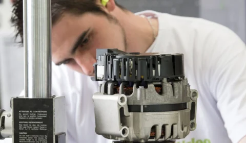 Valeo comemora 50 Anos no Brasil com lançamento inovador para hibridização leve