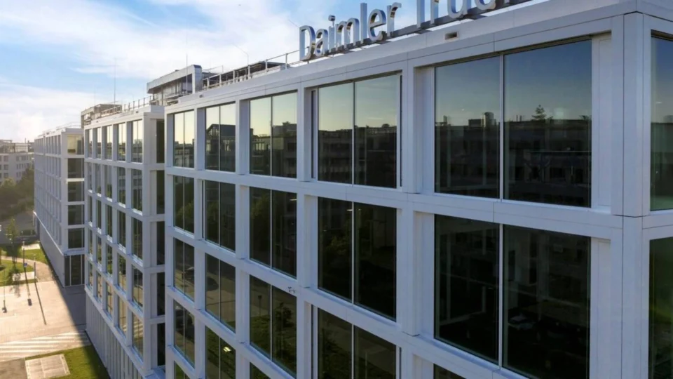 Daimler Truck reporta declínio de 12% nas vendas globais de 2024