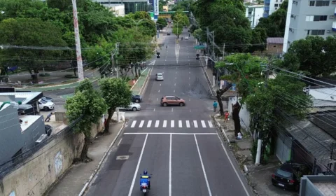 Novo semáforo é instalado no cruzamento das avenidas Umberto Calderaro e Belo Horizonte para melhorar fluxo e segurança