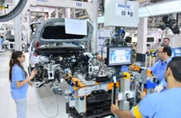 Produção de veículos sobe 15% em janeiro, impulsionada por exportações, mas importações preocupam setor