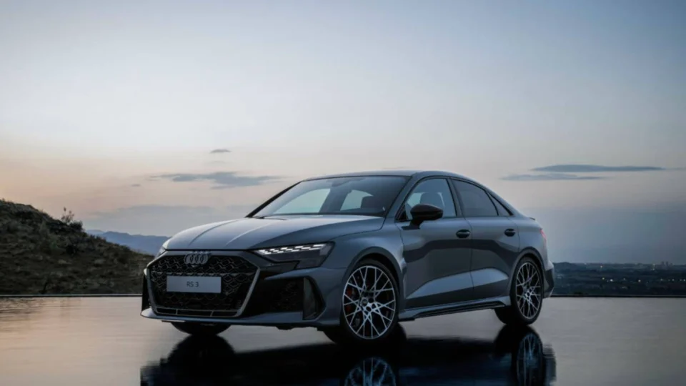 Audi Brasil anuncia chegada do superesportivo RS 3 Sedã com 400 cv e tração quattro