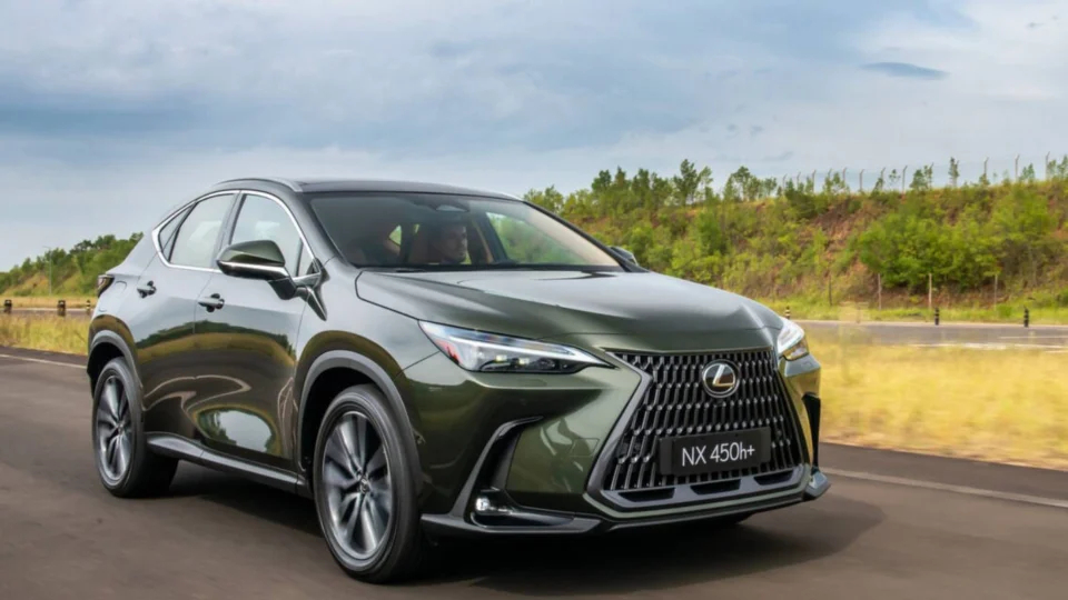 Lexus lança NX 450h+, seu segundo híbrido plug-in no Brasil com 308 cv e luxo premium