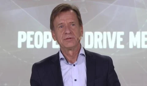 Volvo Cars anuncia saída de CEO Jim Rowan e retorno de Hakan Samuelsson para liderar transição