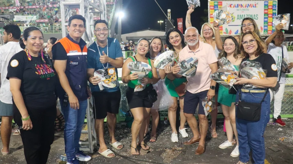 Carnaval na Floresta 2025: Detran-AM promove ação de conscientização no desfile das escolas de samba do Grupo Especial