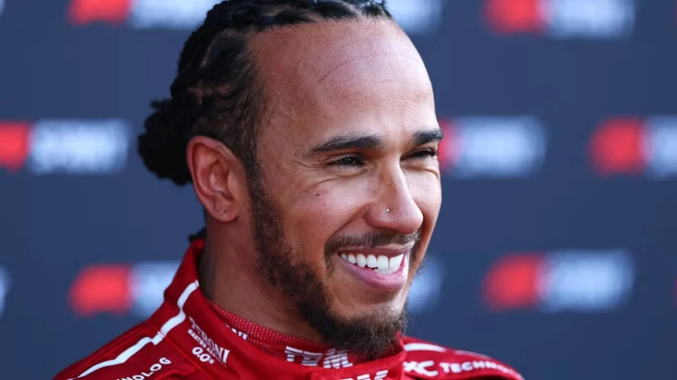 Hamilton surpreende e conquista pole position para o Sprint da GP da China: “Estou sem palavras”