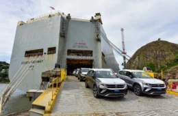 Volkswagen inicia operações no Porto de Vitória e amplia estratégia logística no Brasil
