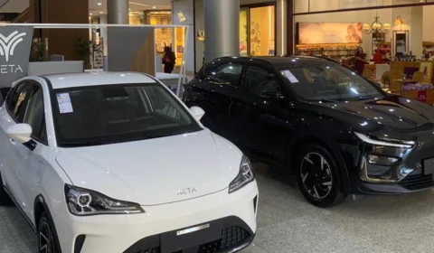 Neta Auto enfrenta crise na China, mas mantém planos ambiciosos para o Brasil
