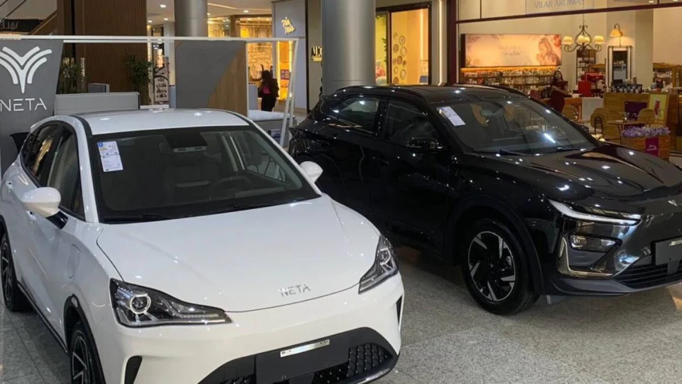 Neta Auto enfrenta crise na China, mas mantém planos ambiciosos para o Brasil