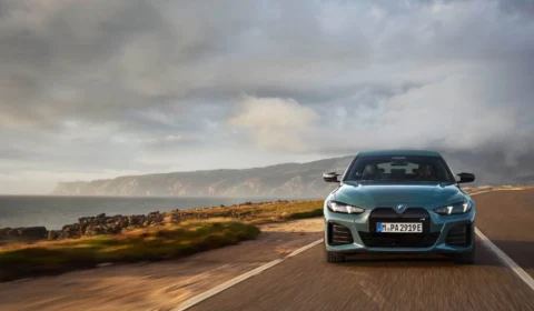 BMW i4 chega ao Brasil: o elétrico mais vendido da marca ganha versões potentes e alta tecnologia